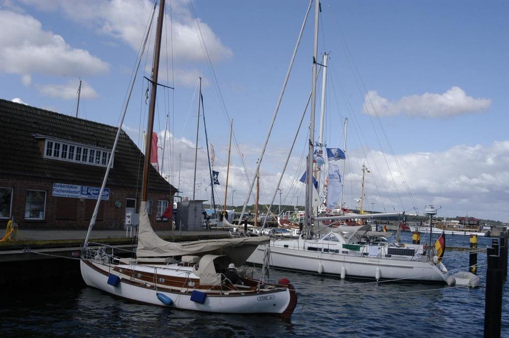 Hotel Admiral Scheer Laboe Bagian luar foto
