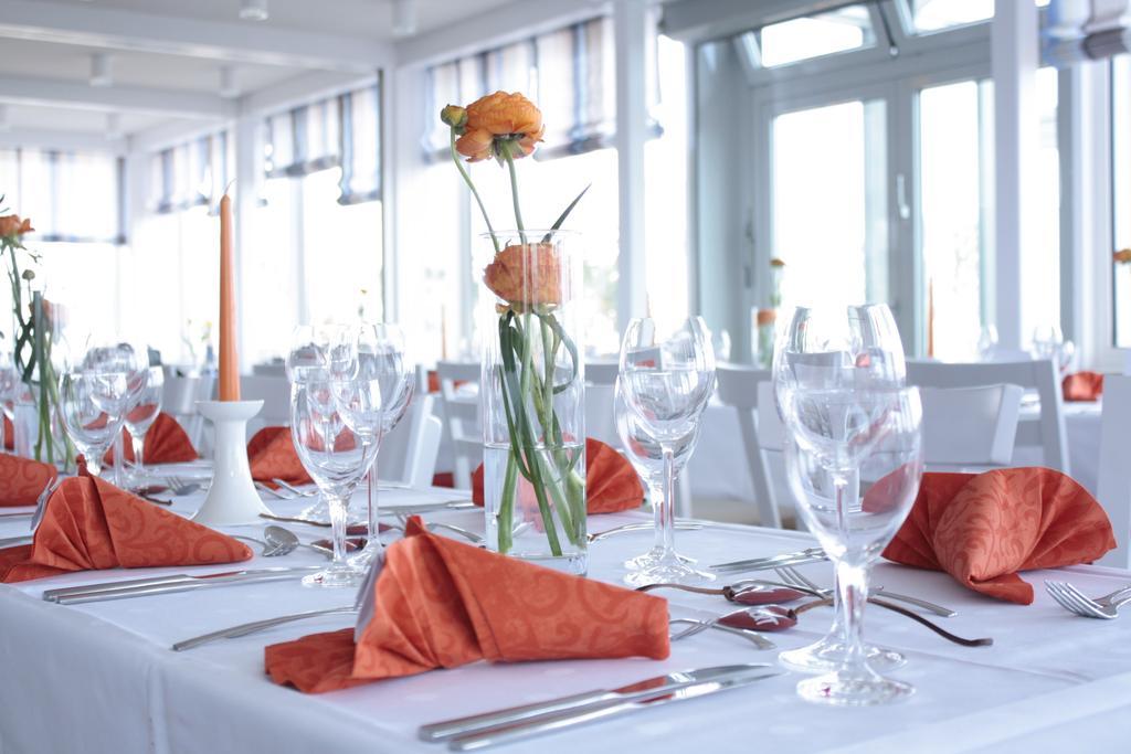 Hotel Admiral Scheer Laboe Bagian luar foto