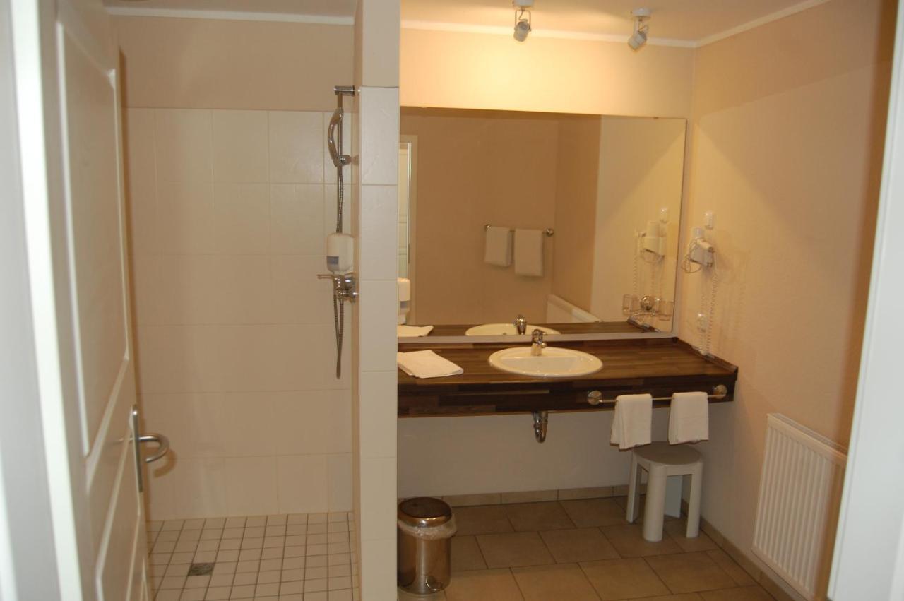 Hotel Admiral Scheer Laboe Bagian luar foto